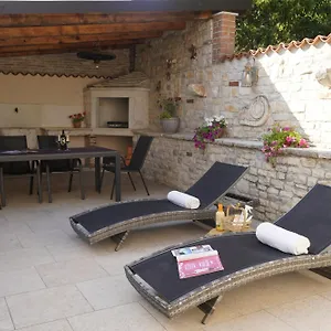 https://wellness-apartman-kaiser.in-istria.net